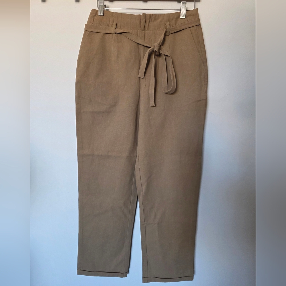 Forever 21 Woven Khaki Tie-Waist Trousers Size‎ Medium